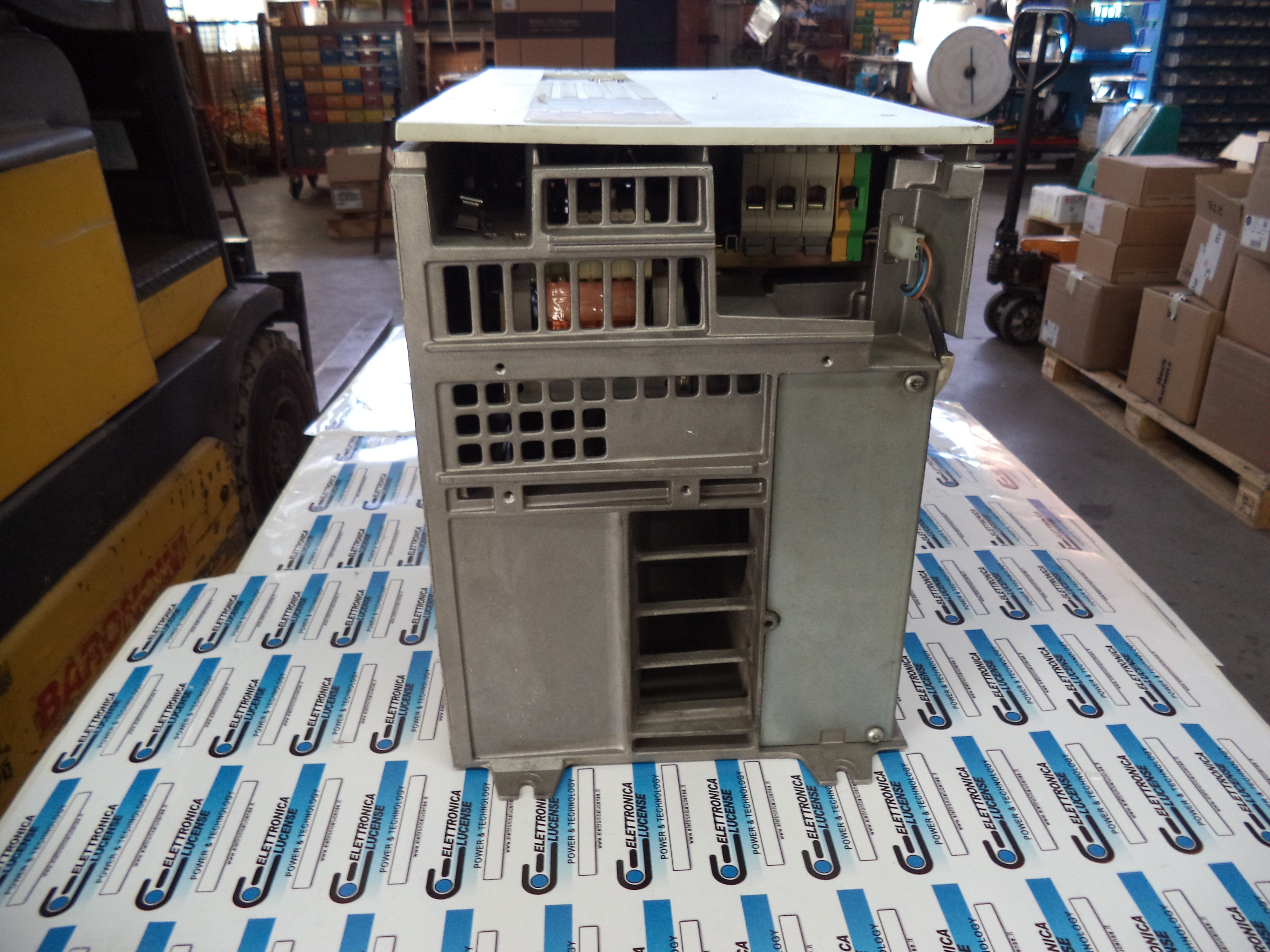 SIEMENS 6SE70272ED61